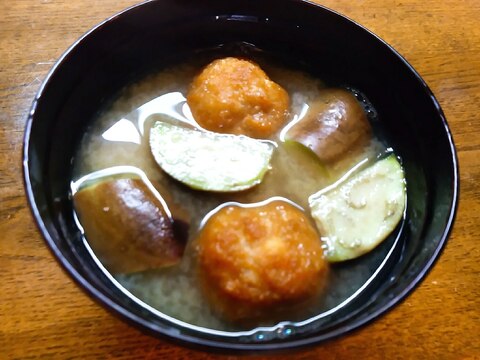 ミートボールと茄子の味噌汁